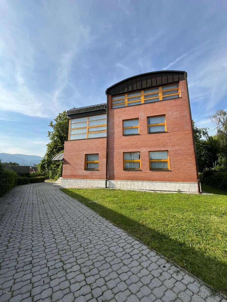 Hľadáte miesto na prácu v pokojnom a originálnom prostredí?