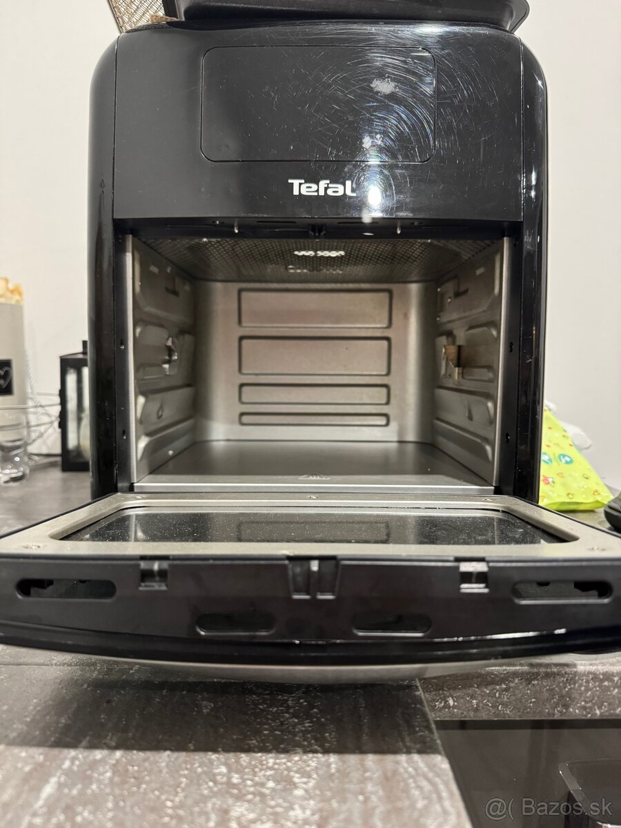 Teplovzdušná fritéza