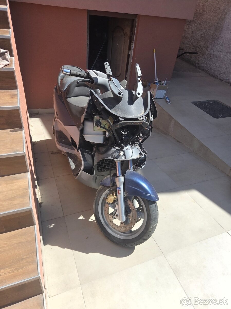 Piaggio x9