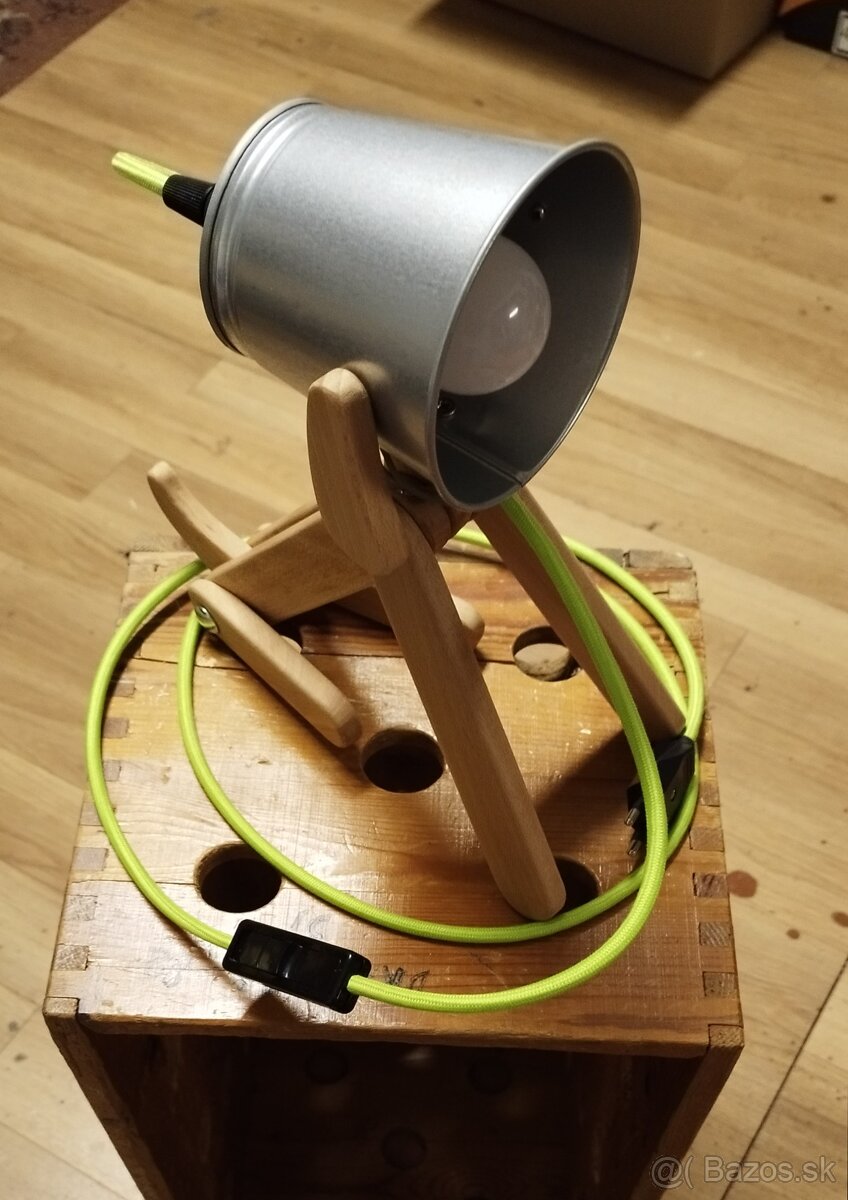 Stolná lampa pes