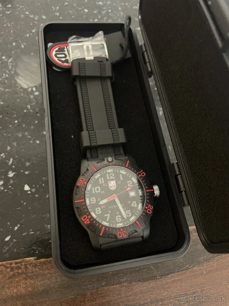 Luminox Black Ops 8800 Series 45 мм