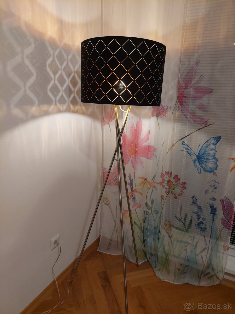 Lampa stojaca-nova