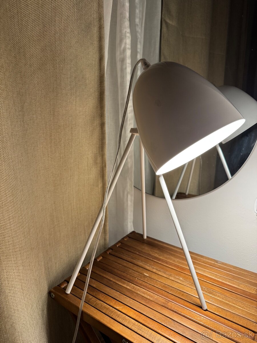 Stolova lampa Eglo