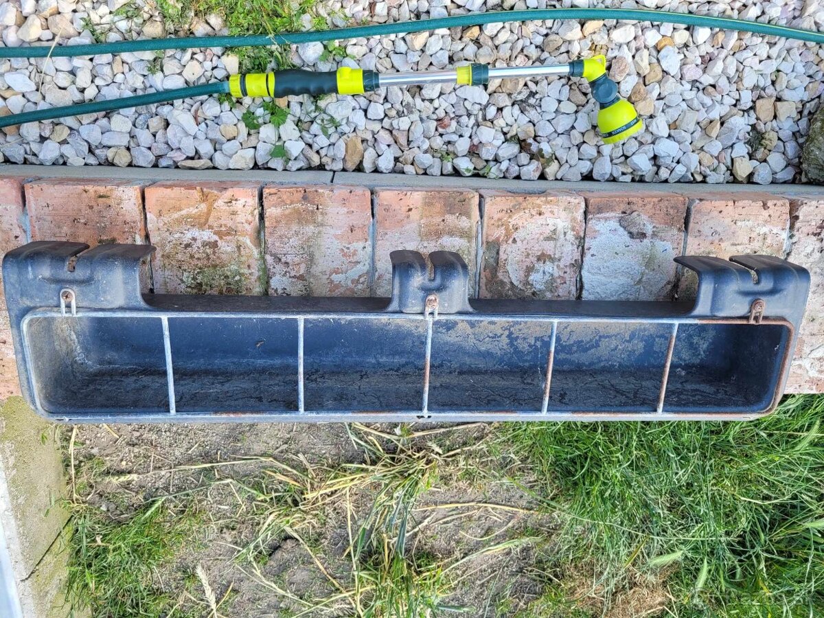 Predám kŕmny žľab 95 cm