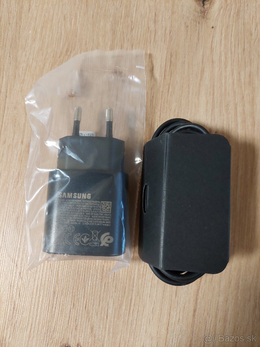 Nabíjačka Samsung 25w adaptér aj kábel.