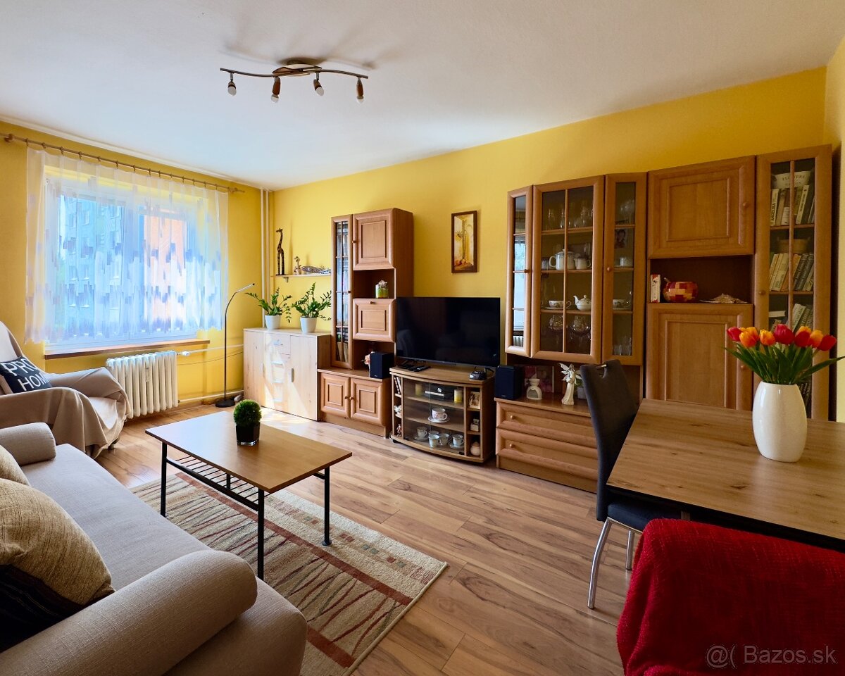 Na PREDAJ 2-izbový byt s balkónom.