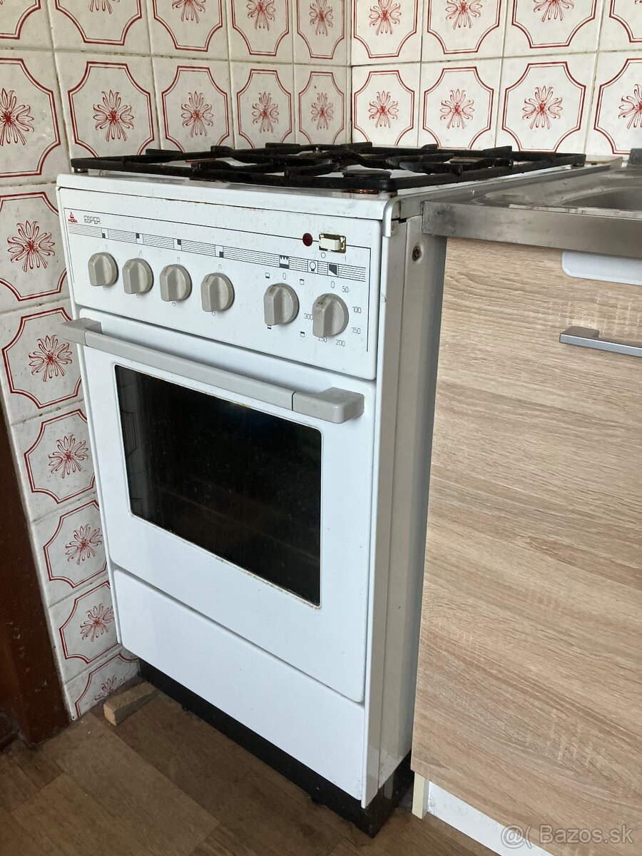 Plynovy sporak+elektricka truba