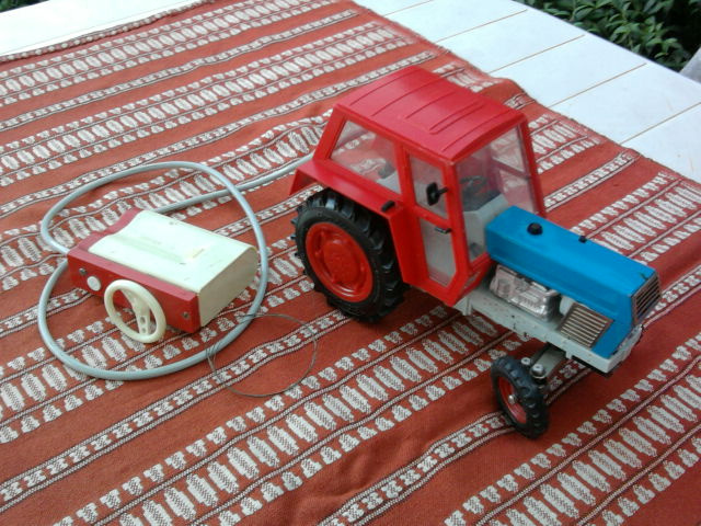 Stará retro HRAČKA na bowden/na batérie (éra ČSSR)
