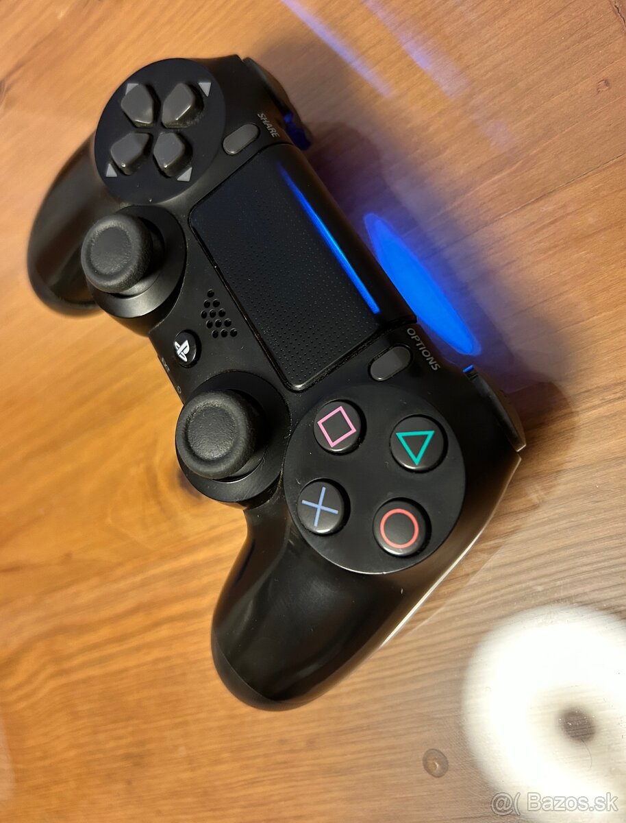 OVLÁDAČ NA PS4/ FIFA 23/ FIFA 18