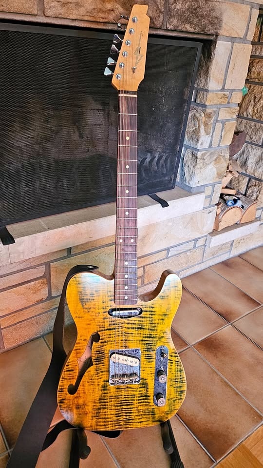 Fender Custom No.1 Exotic Line Aztec Spirit s kufrom