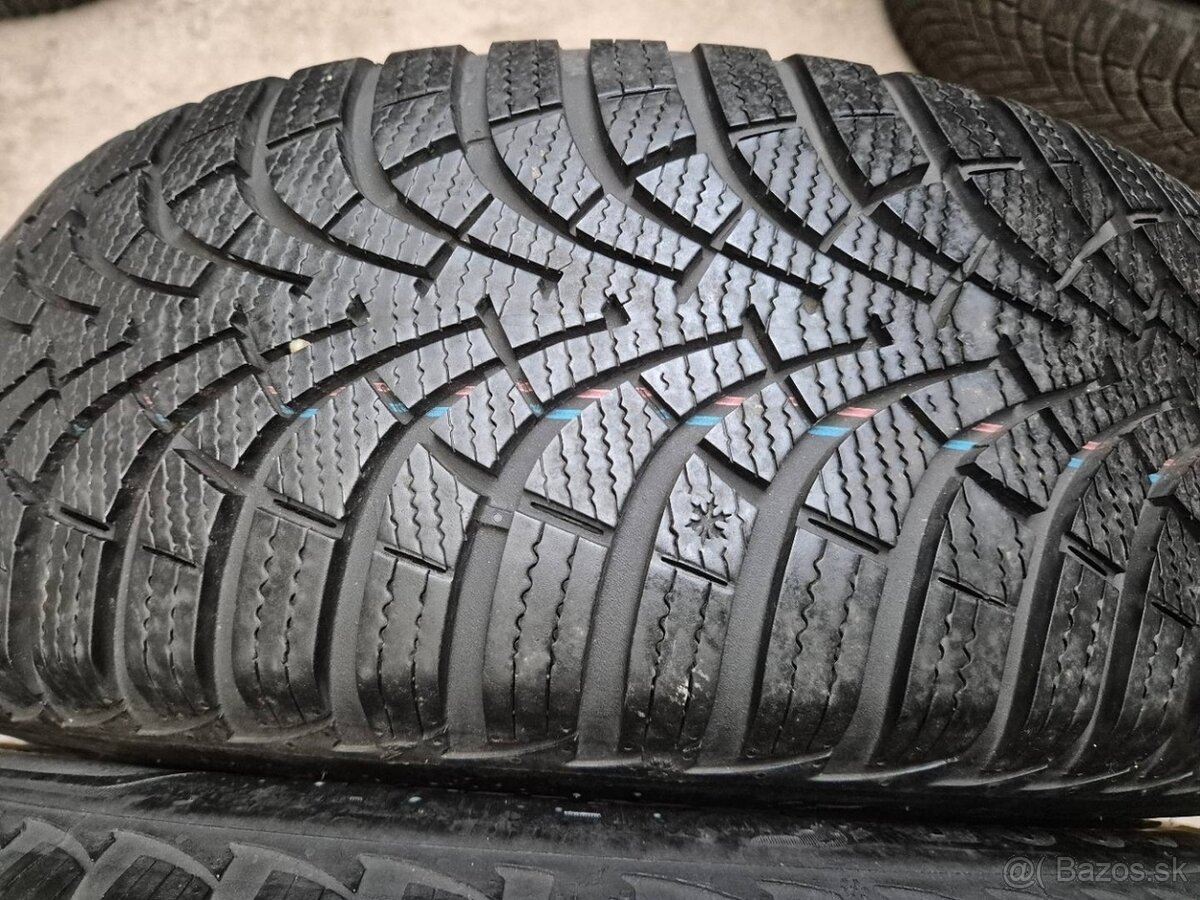 205/60 r16 zimné 4 ks GOODYEAR dezén 8,6 - 7,1 mm DOT2020