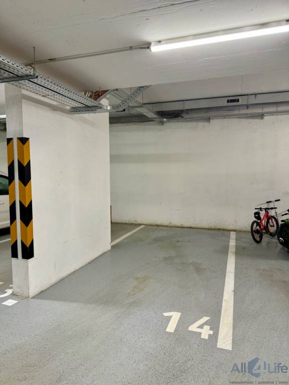 Parkovacie státie na prenájom v Beňovského rezidencii