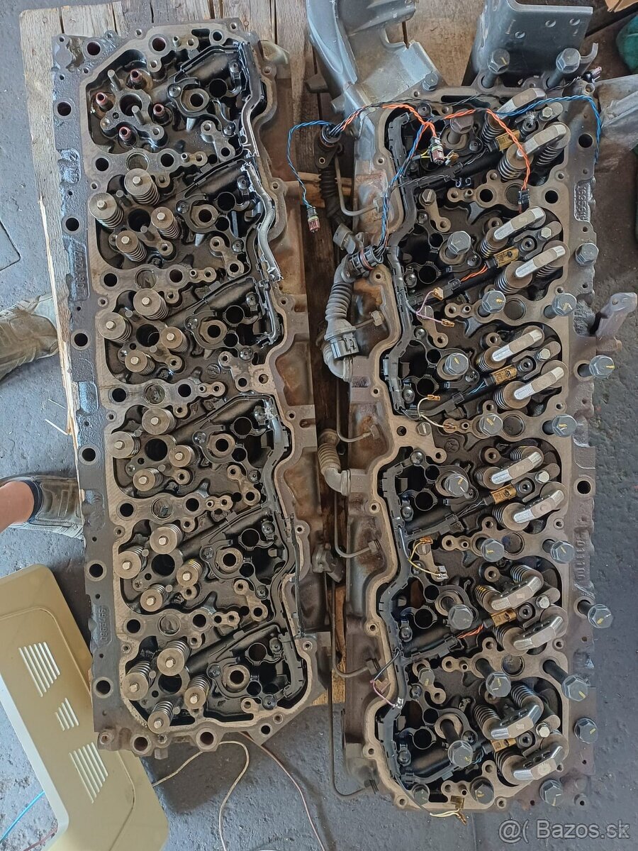 DAF 105 hlava válců