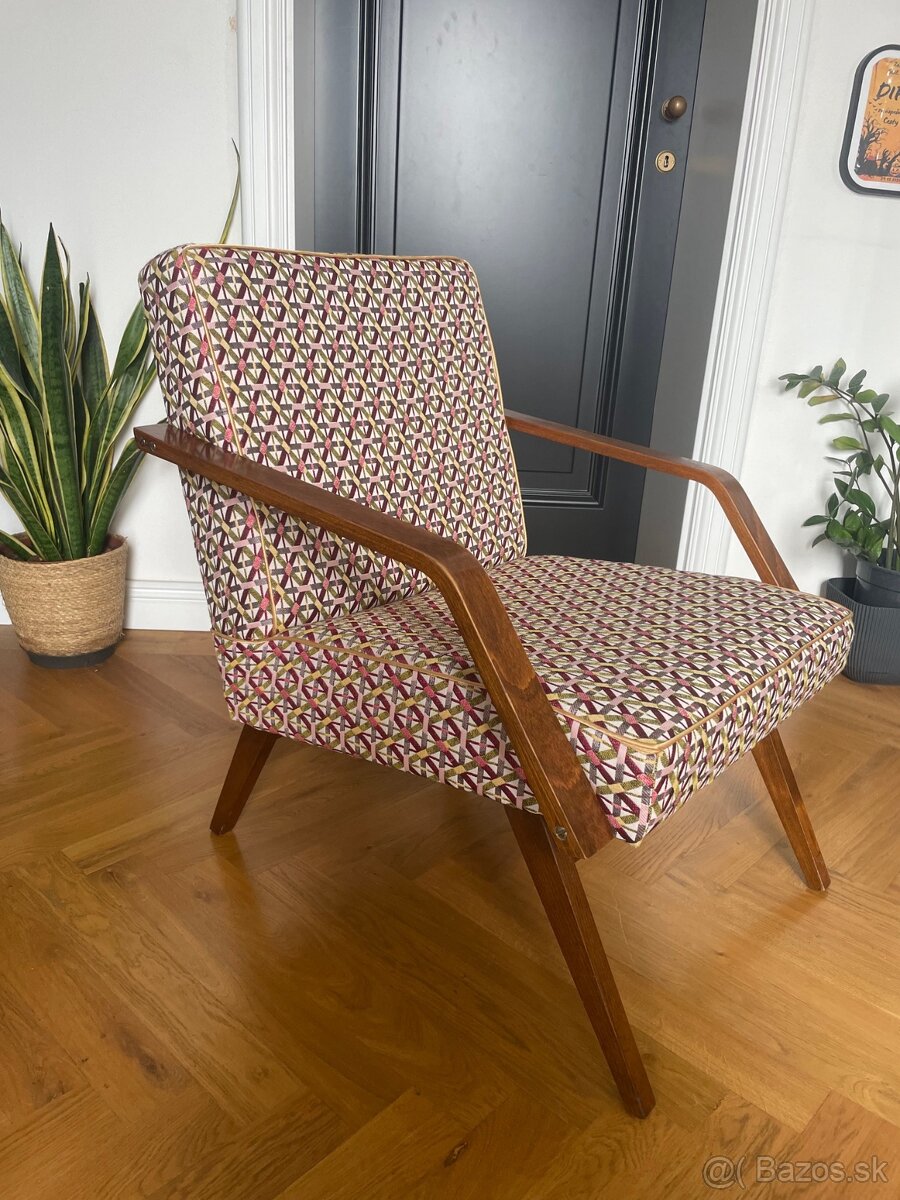 Retro kreslo po kompletnej renovácii......