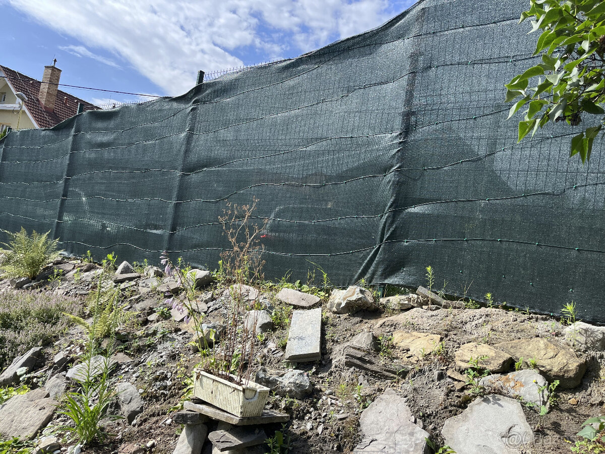 Tieniaca textília na plot 90%, 2x18 m