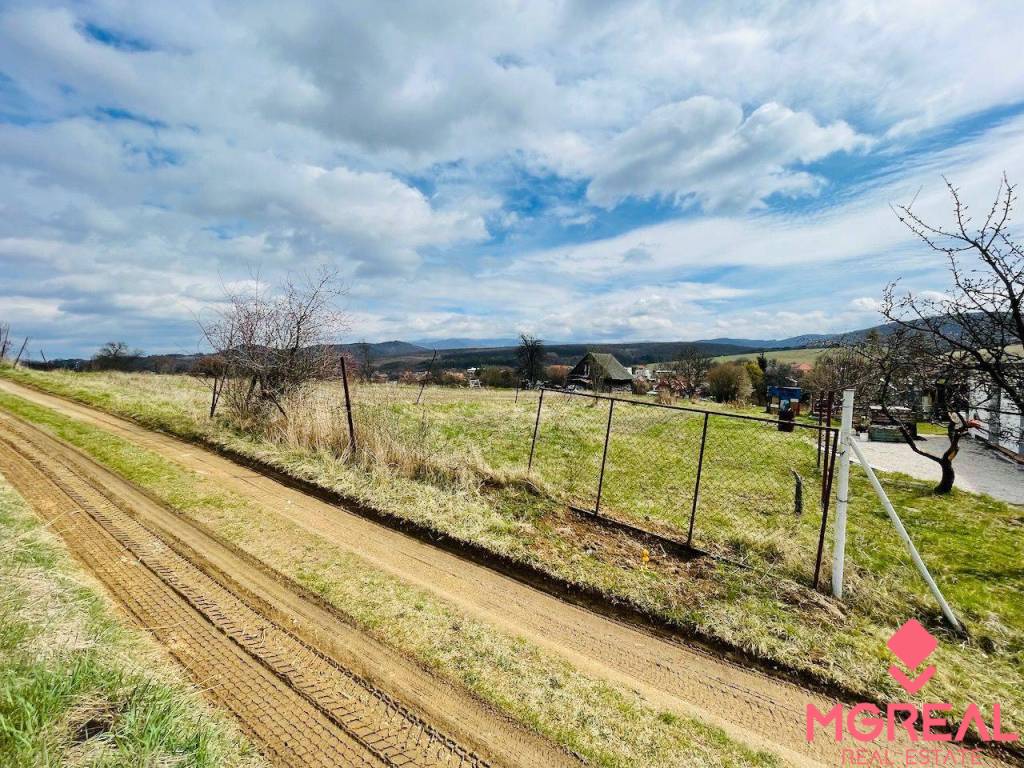 Na predaj pozemok v Kolačne