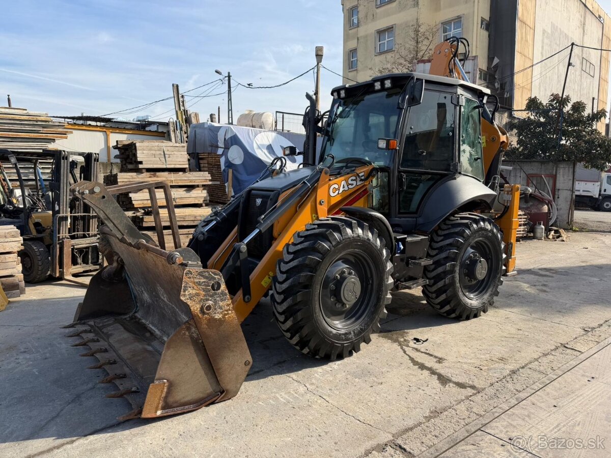 Case 695 / 2023 , 4600 hodin traktor bager