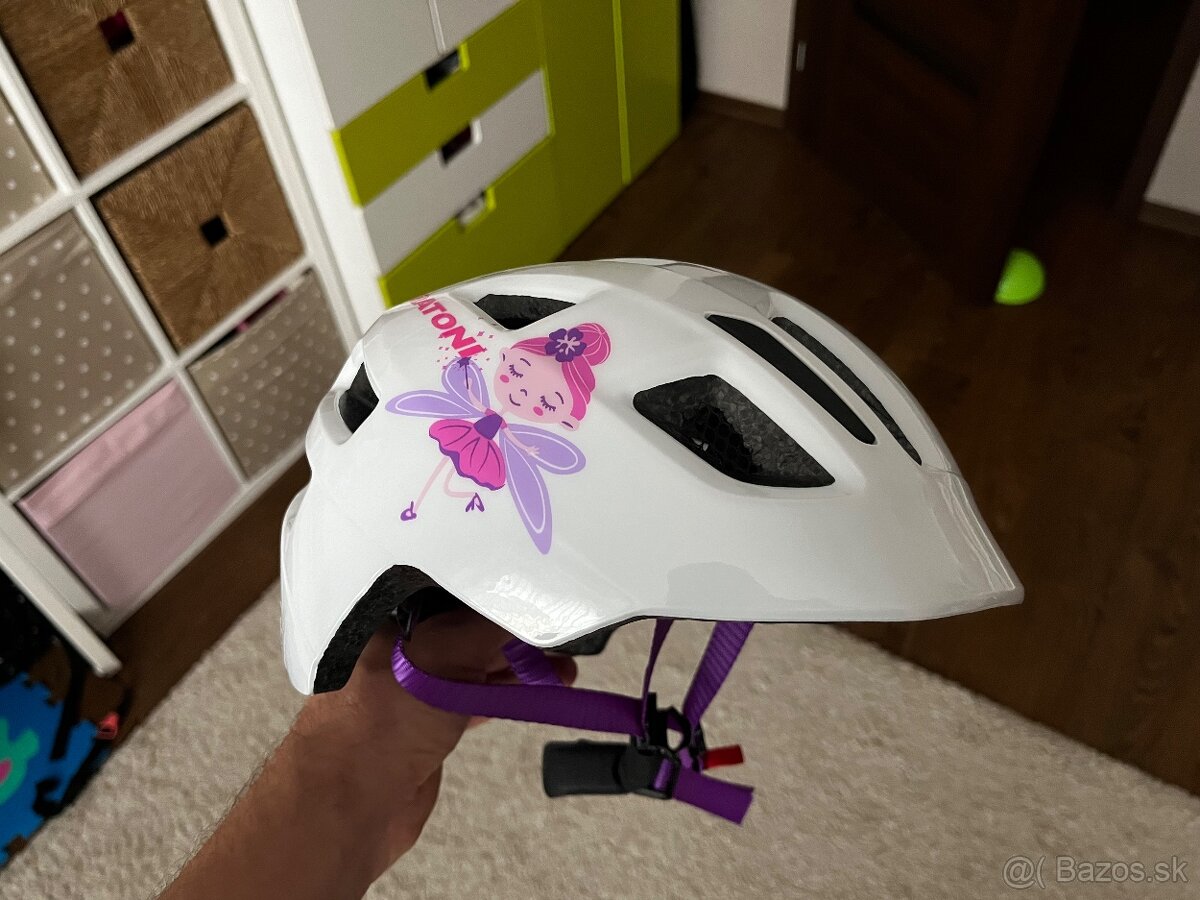 Dievčenská prilba na bicykel