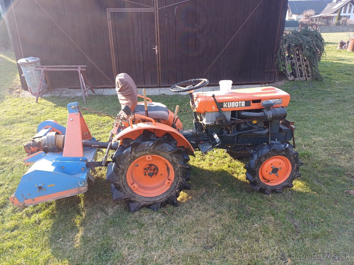 Predám malotraktor Kubota B7000 4wd