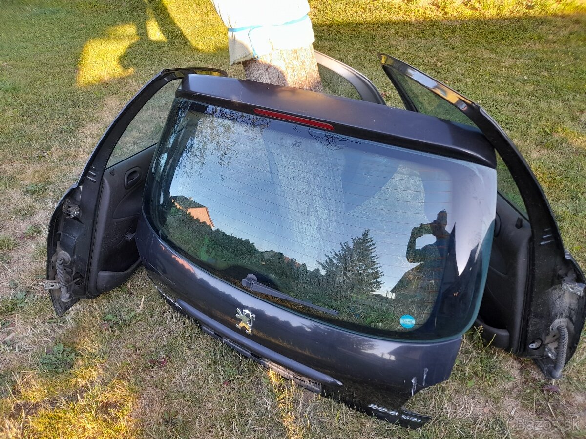 Predám dvere na Peugeot 206 106