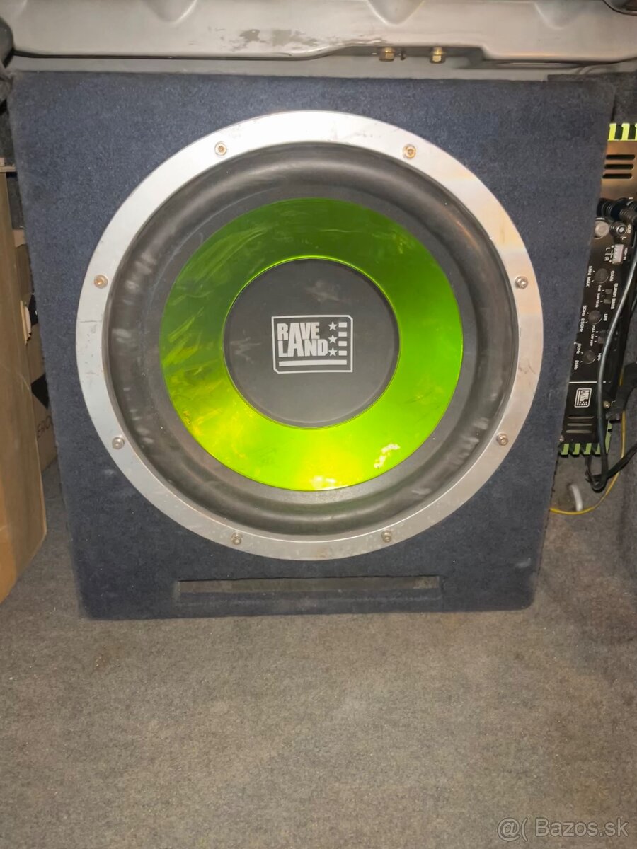 predam subwoofer do auta