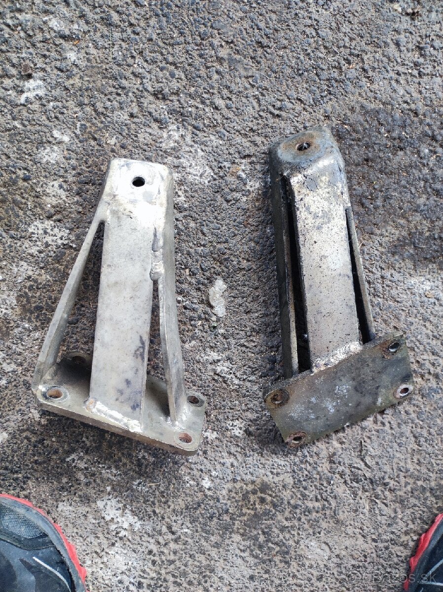 Držiak motora m30b35
