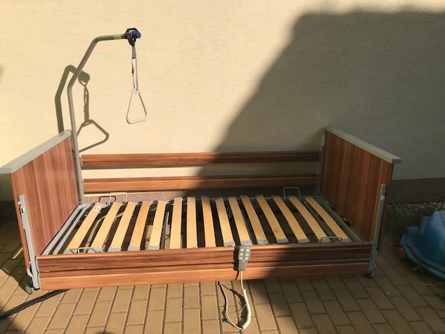 polohovateľná posteľ