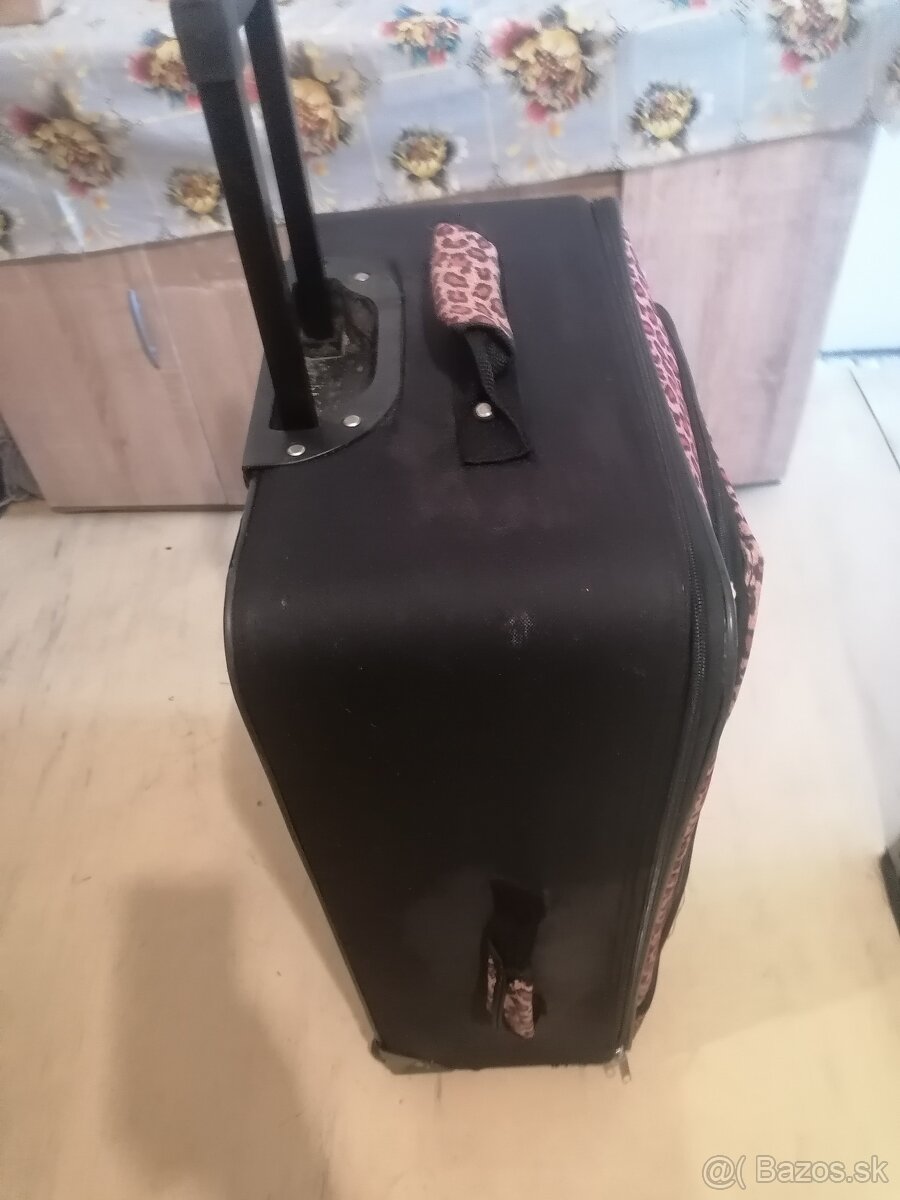 Cestovný kufor