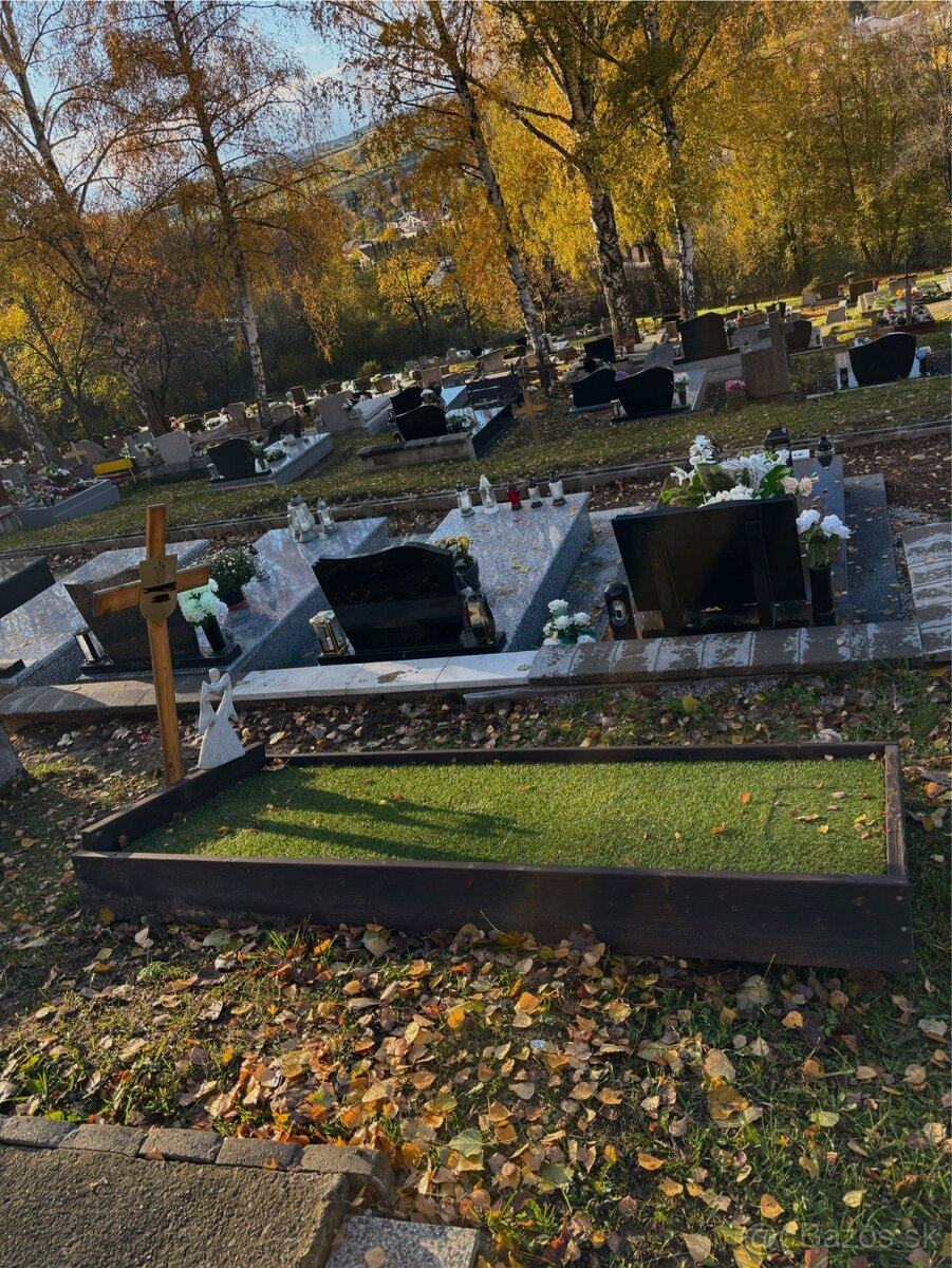 Drevený hrobový rám (dočasný)