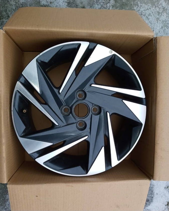 6Jx16 4x100 ET50 NOVÉ hliníkové disky HYUNDAI I20