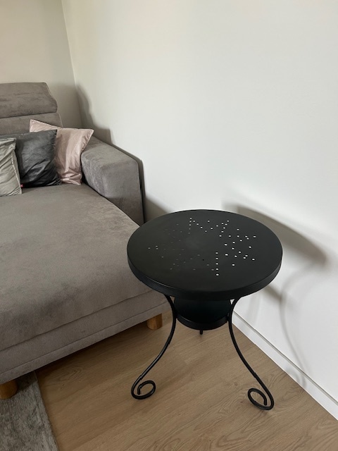 nočný alebo dekoračný stolík 2 ks