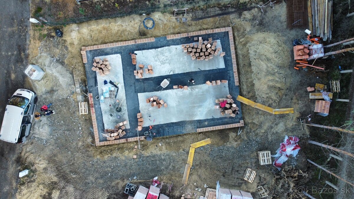 KOMPLETNÉ STAVEBNÉ PRÁCE – OD ZÁKLADOV AŽ PO KĽÚČ