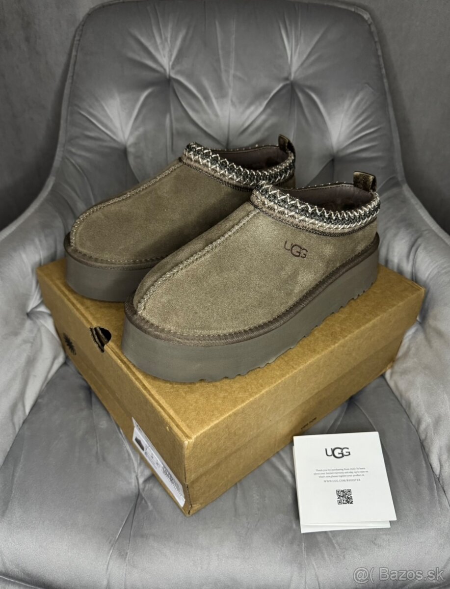 UGG Tazz II Molasses