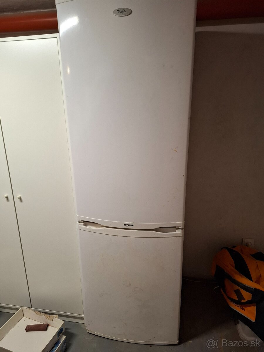 Chladnička s mrazničkou whirpool