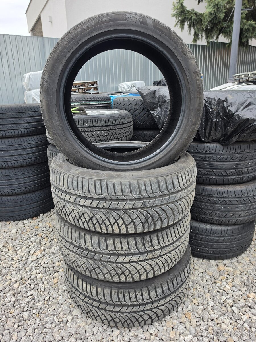 235/45 R19 99V M+S KUMHO Wintercraft WP72