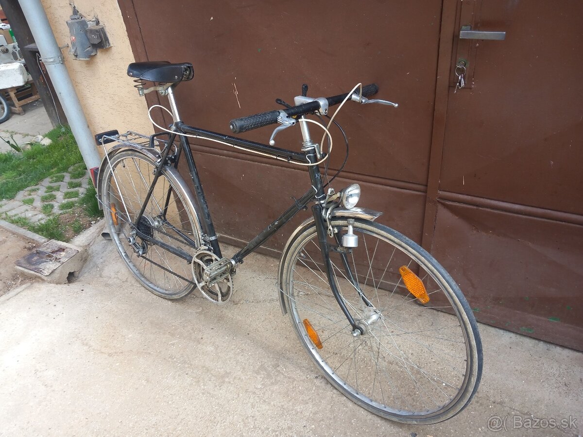 Cestny bicykel