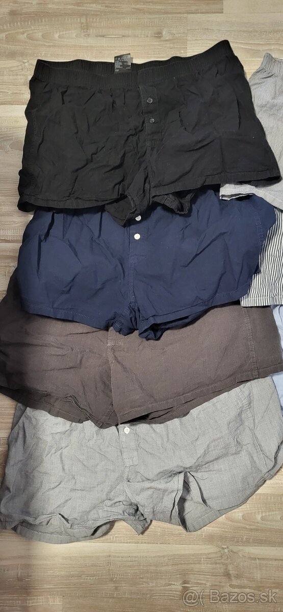 H&M - trenky