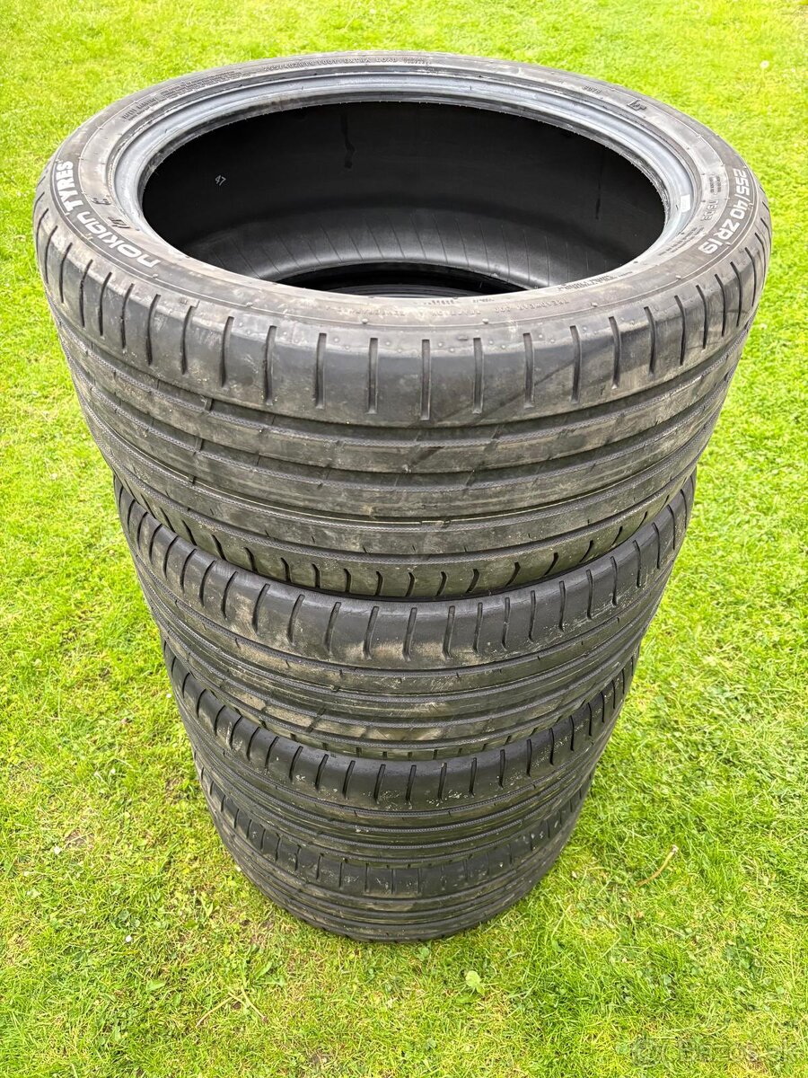 255/40 R19 Nokian Tyres Powerproof 100Y