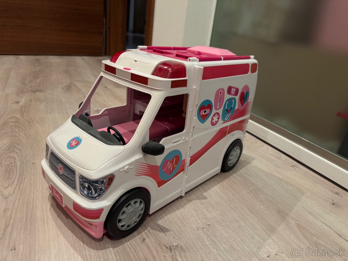 Barbie sanitka – 2v1, záchranka a klinika