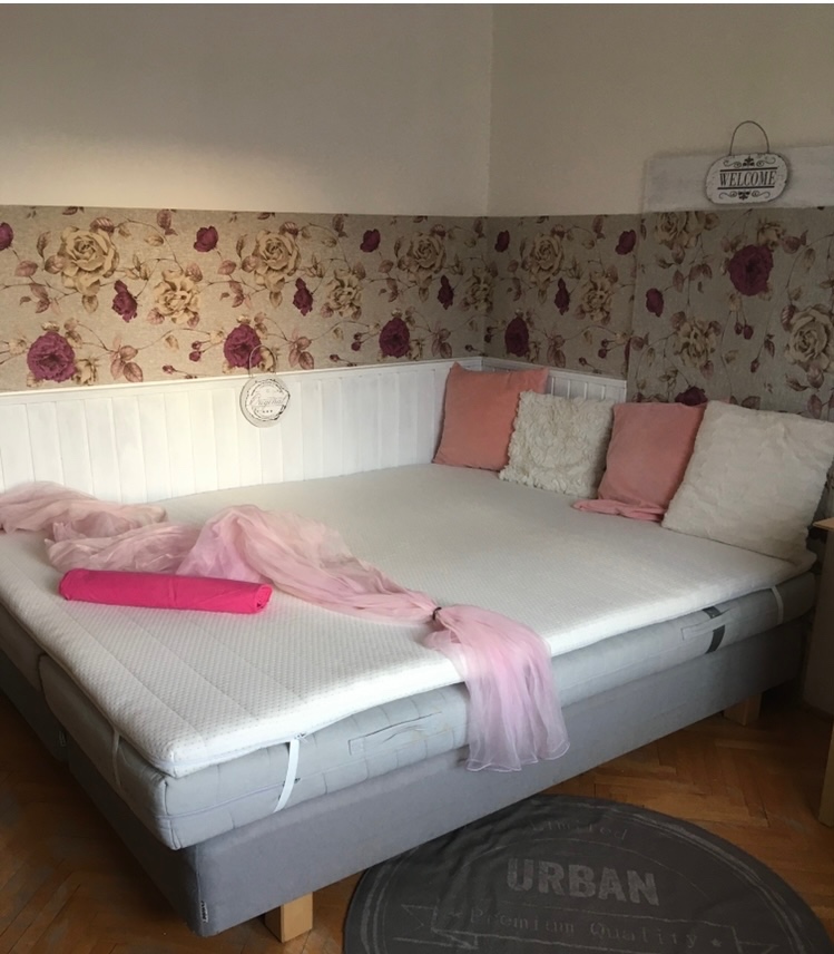 Prenajom jednej izby vo veľkom 3 izbovom byte v centre 72m2