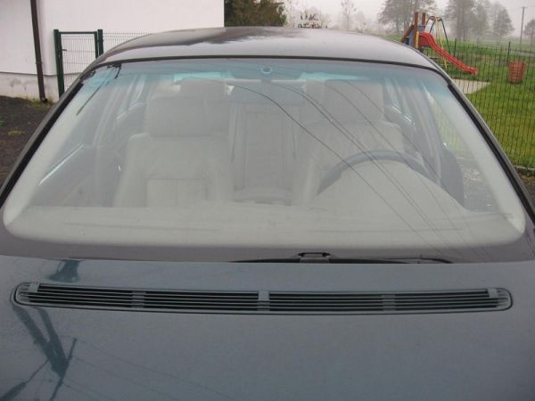 rozpredaj 730i e38 celne okno