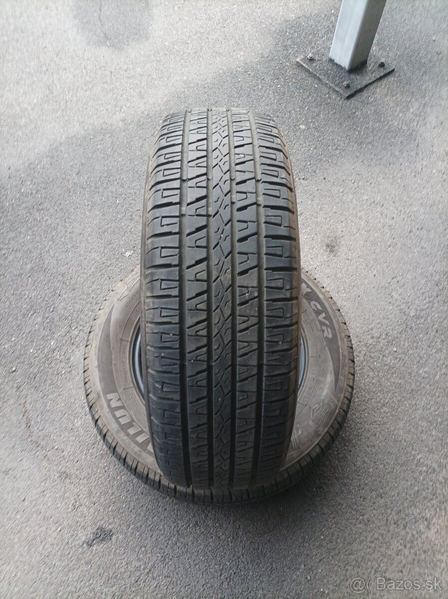215/70 R16