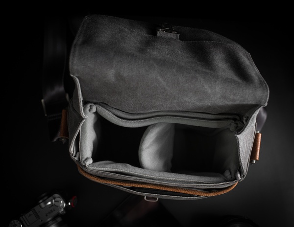Olympus OM-D Messenger Bag Mini - Prémiová kožená ramenná br