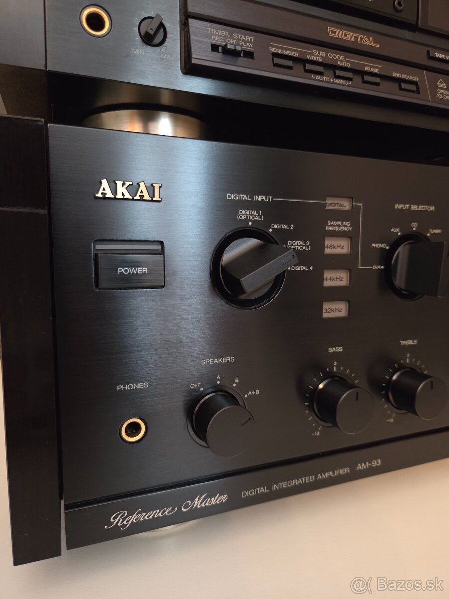 AKAI AM 93 REFERENCE MASTER STEREO DIGITÁLNY ZOSILOVAČ.