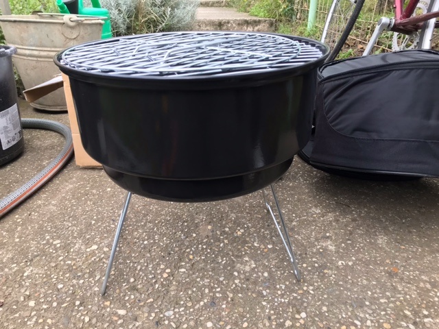 Malý prenosný gril - nový