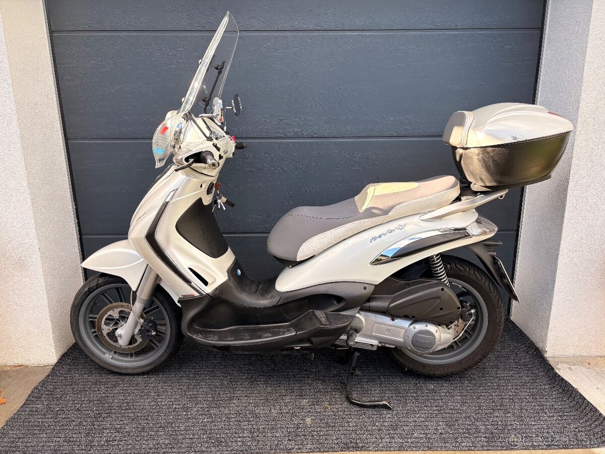 Piaggio Beverly 300i Tourer