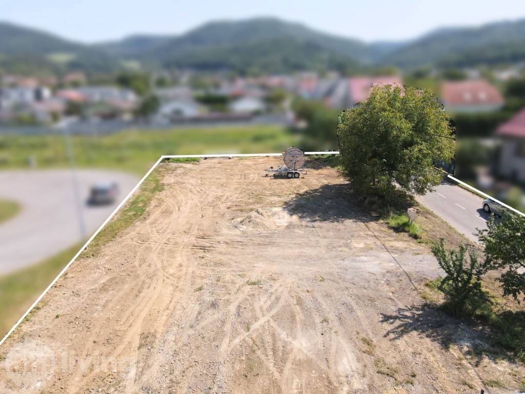 POZEMOK na PREDAJ - N. Dubnica - Veľký Kolačín 885m²