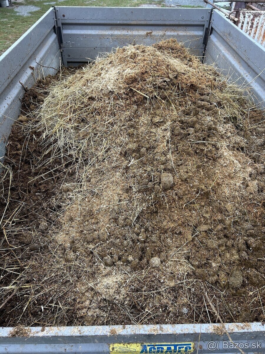 Ponúkam konský maštaľný hnoj