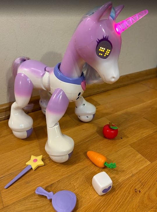 Predám interaktívneho jednorožca Enchanted unicorn Zoomer