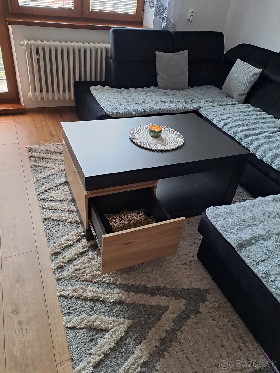 Konferenčný stolik